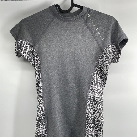 𝅺rip Curl swim shirt UV protection beach ocean vacation sz sm rash guard - Picture 2 of 6